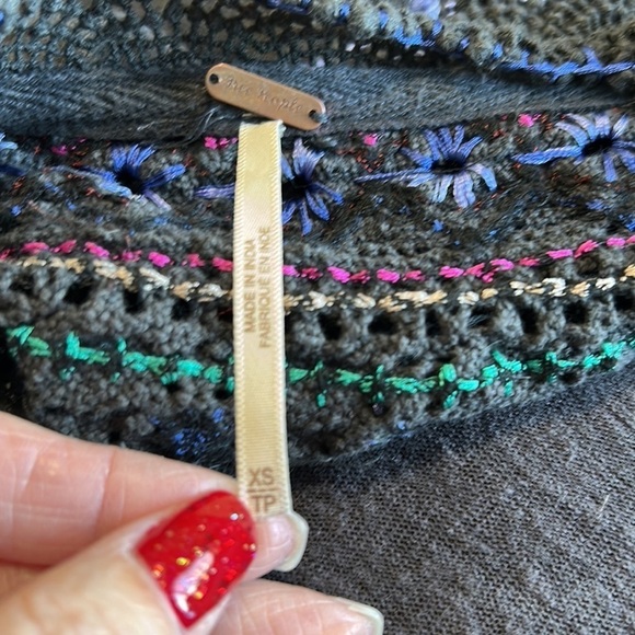 Free People Siesta Fiesta Top Embroidered
Henley Shirt Dark Grey Sz XS - Picture 10 of 12